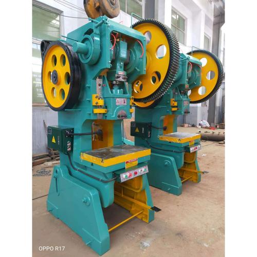 供应JB23系列40吨普通冲床 斜齿齿轮传动开式可倾压力机在冲孔应用中的优势